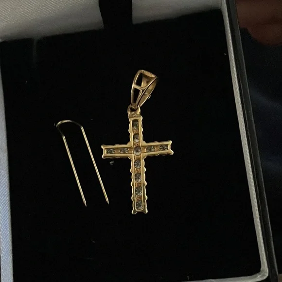 Diamond cross pendent 10k gold vs1 quality diamonds - Picture 5 of 5